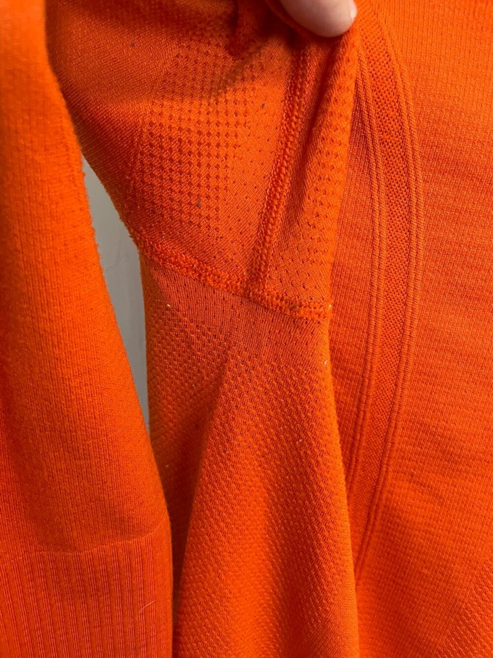 Lululemon Swiftly Tech Long Sleeve Womens 8 Orange Thumbholes pilling/snag - Picture 8 of 11